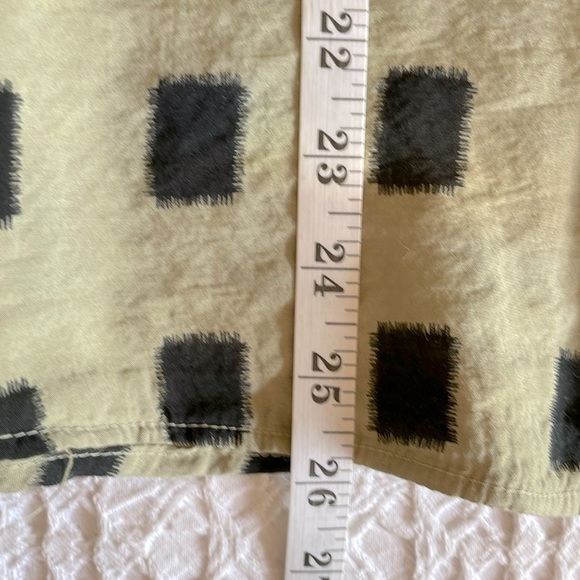 CUT LOOSE Button Front Blouse XS Black Olive Geometric Long Sleeve Top - Picture 9 of 11